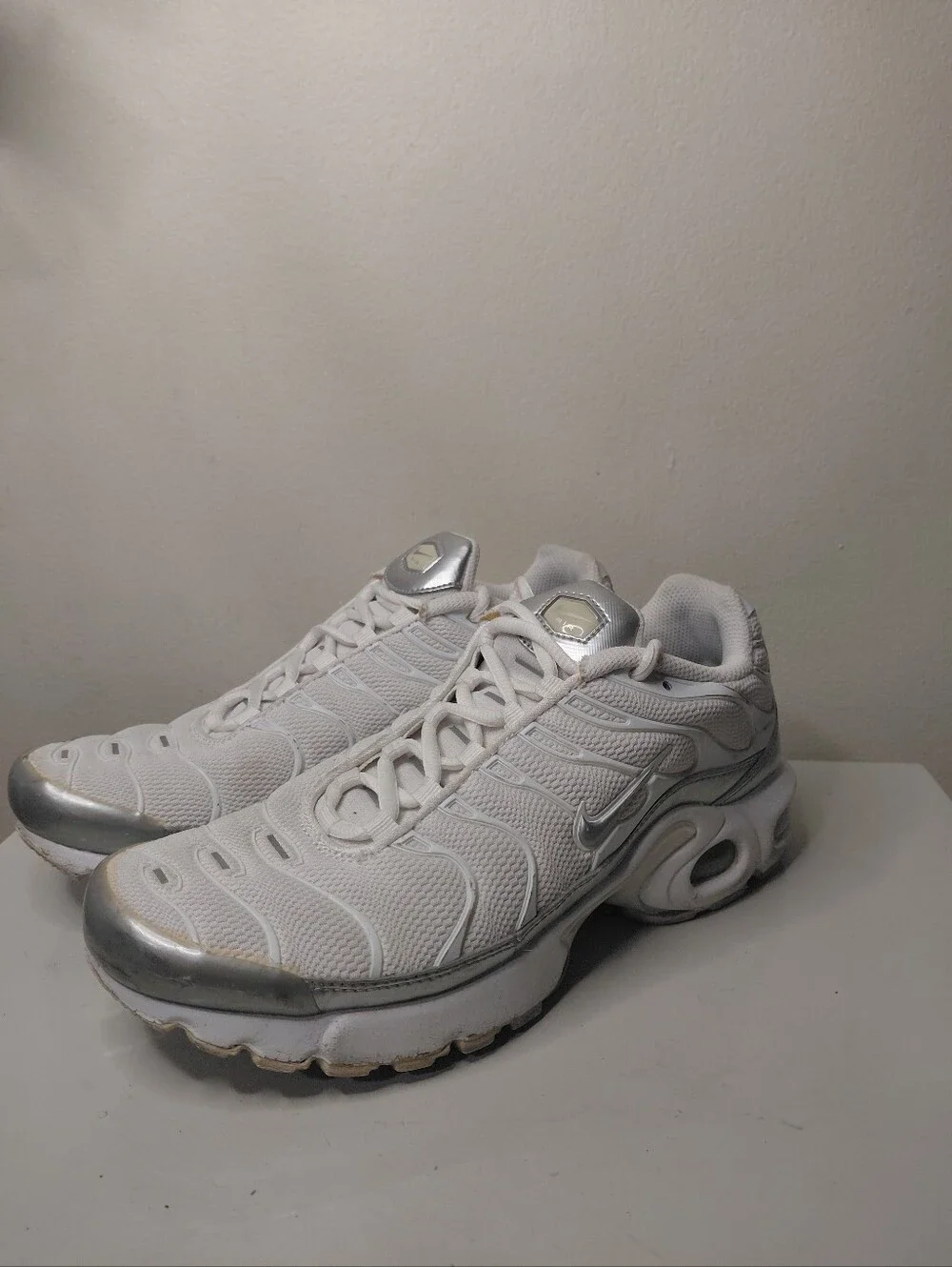 Nike Air Max Plus Kids White and Silver Mesh Sneakers Size 6